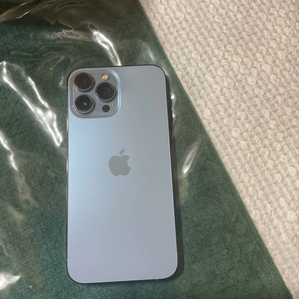 iPhone 13 Pro Max in Excellent condition